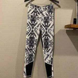 Athletic leggings